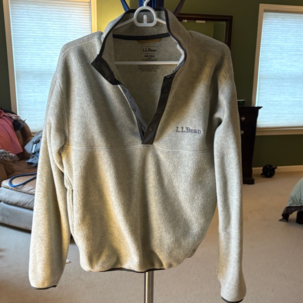 L.L. Bean Woman Gray Fleece Pullover